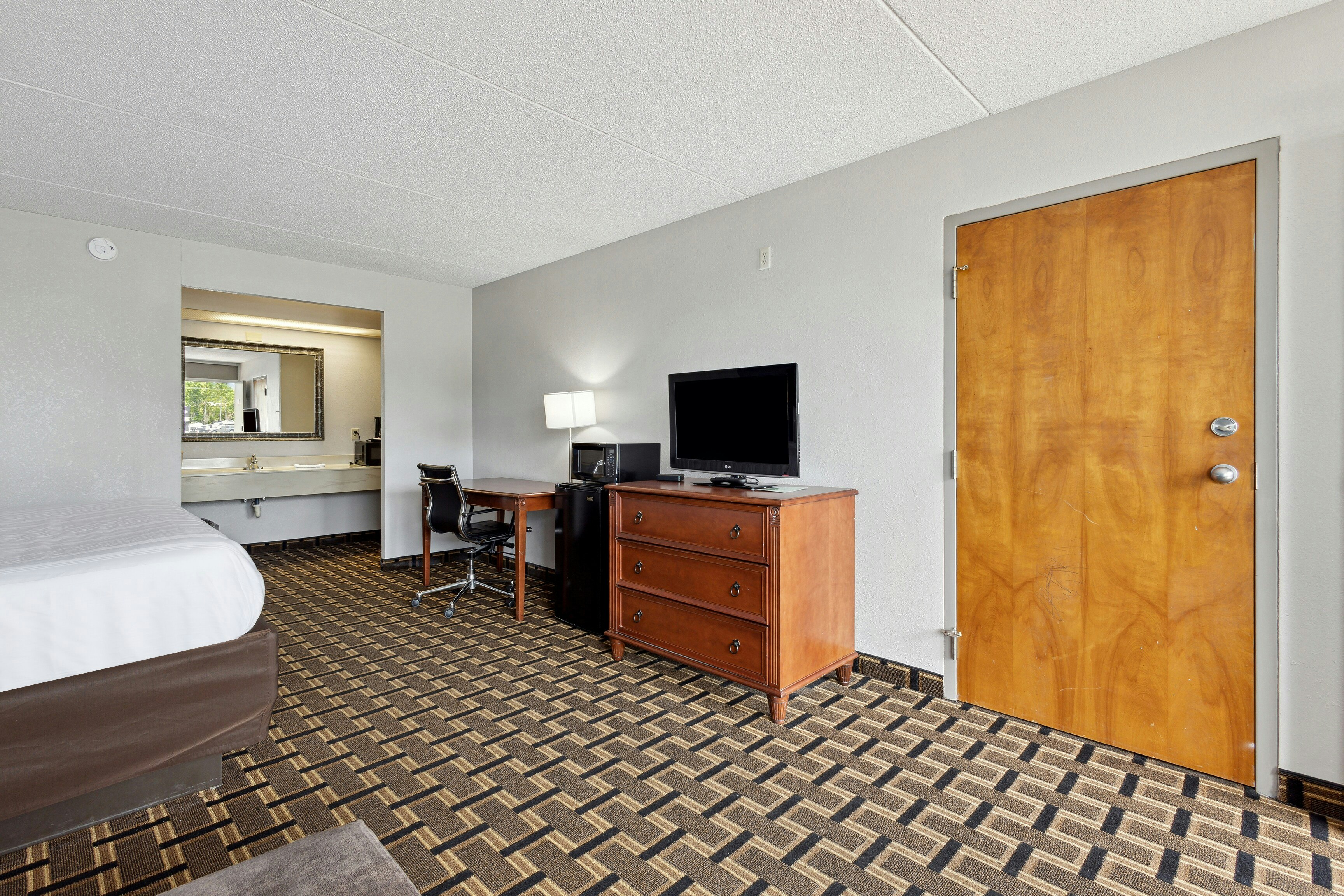 Relax inn by OYO Greeneville Near Hwy US-321 26/40