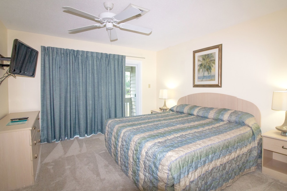 4 Bedrooms, Town House, King Bed, 1 Queen and 4 Single Beds, Sofa