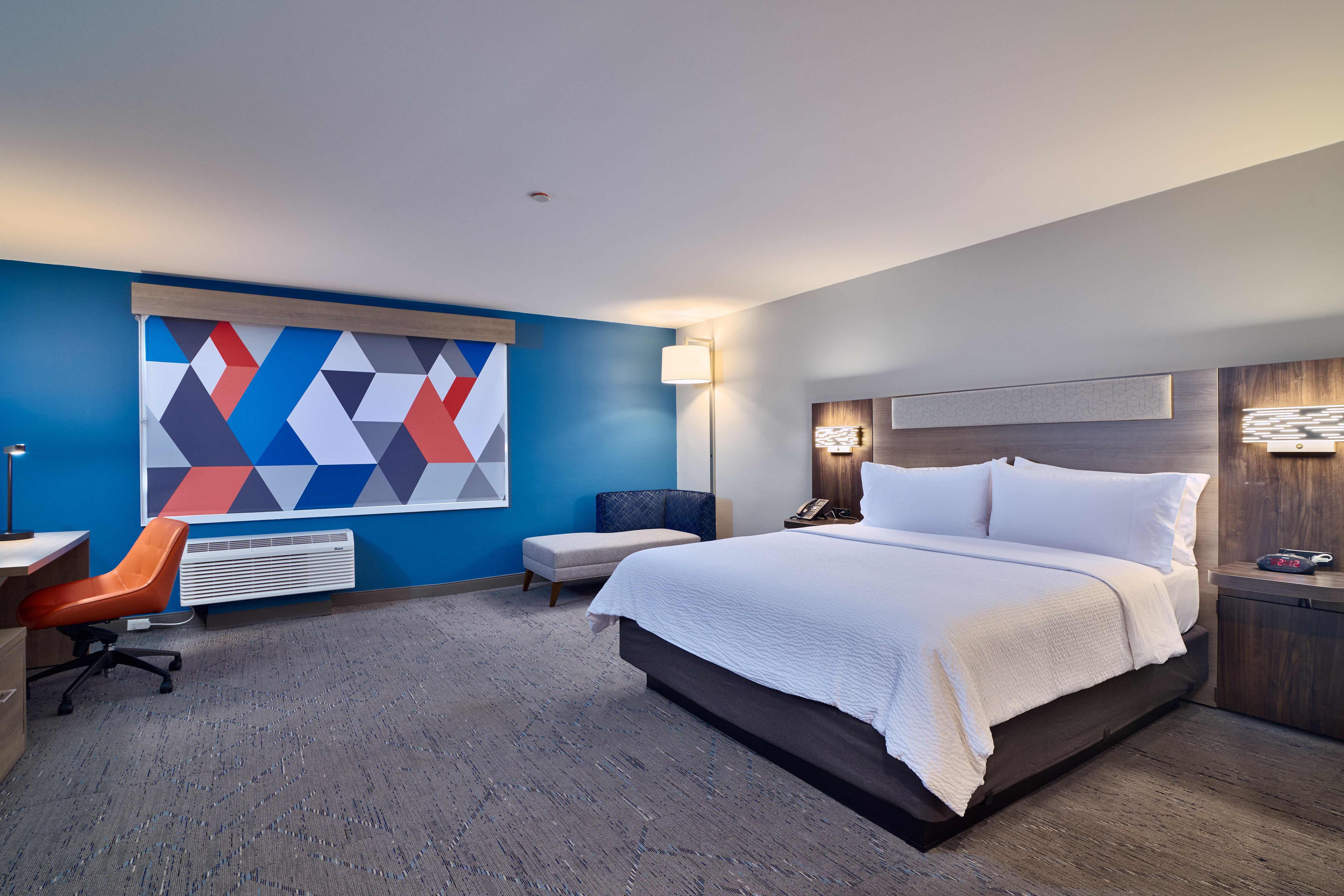 Holiday Inn Express & Suites DIAMOND 19/59