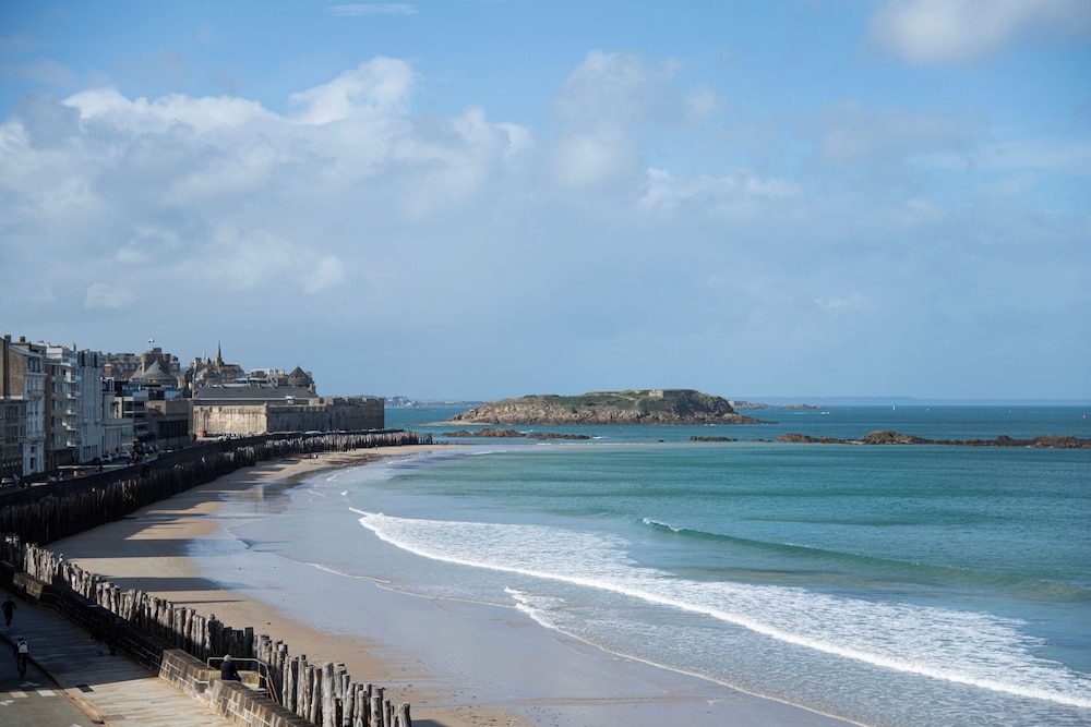 IBIS SAINT MALO PLAGE 65/66