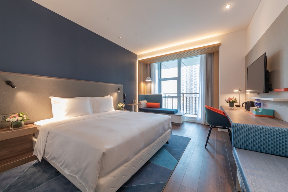 Holiday Inn Express Dongguan Humen 7/25