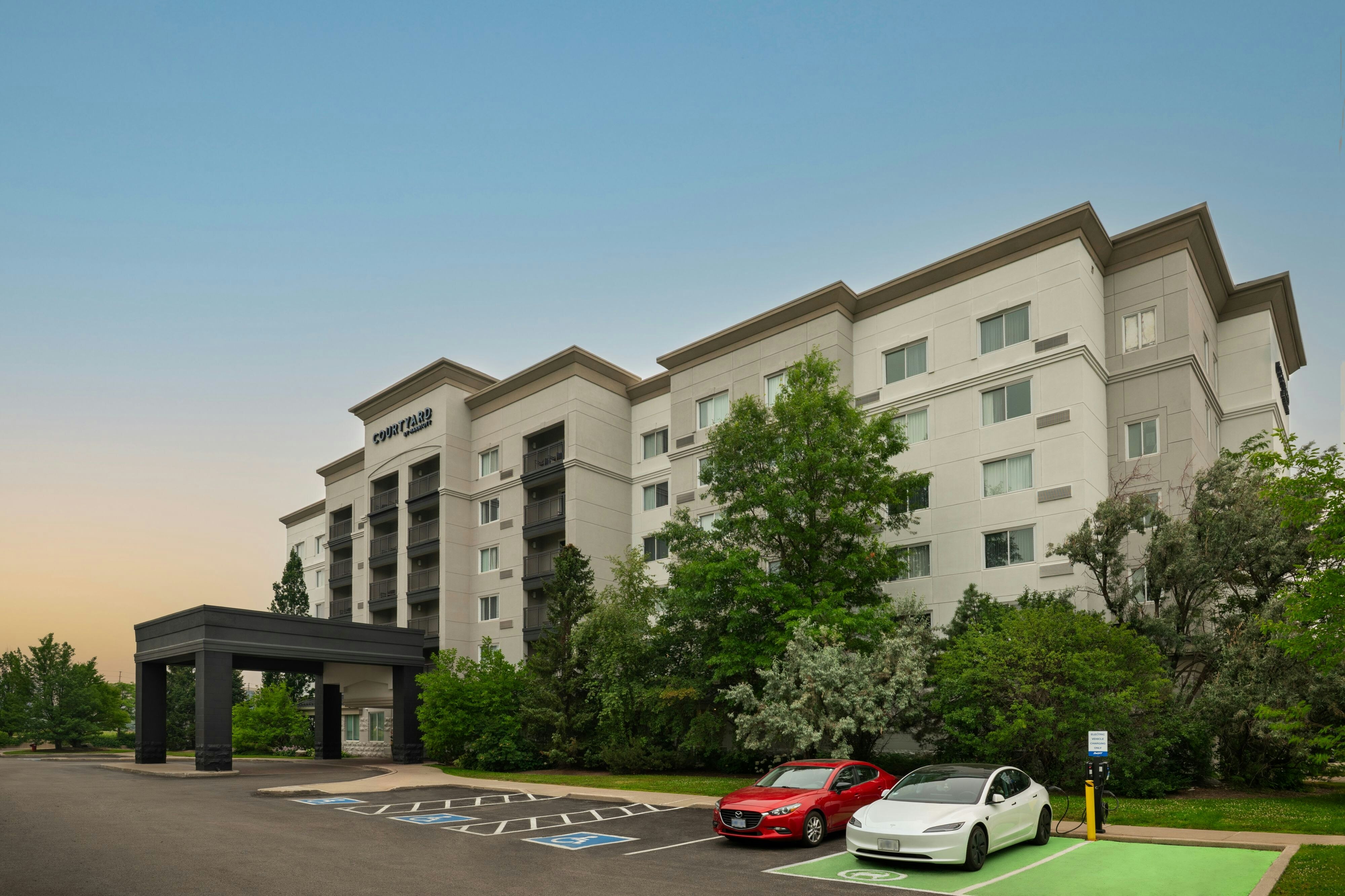 Courtyard By Marriott Toronto Markham 13/14