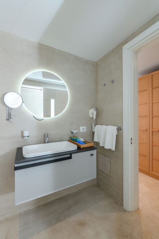 Folie Marine Beach Hotel & Club - Soleil Resort 4/46