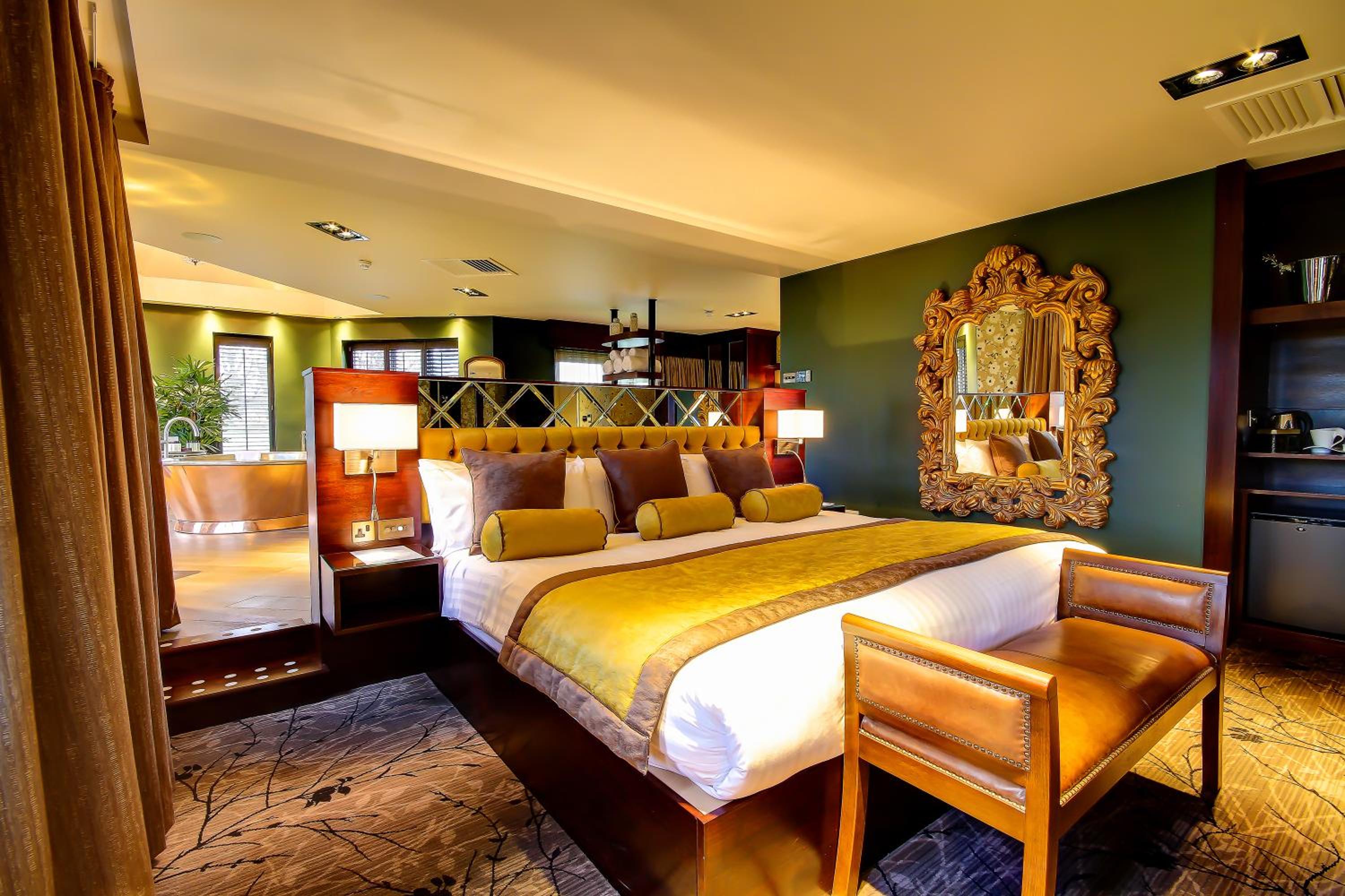 Celebration, Suite, Queen Bed