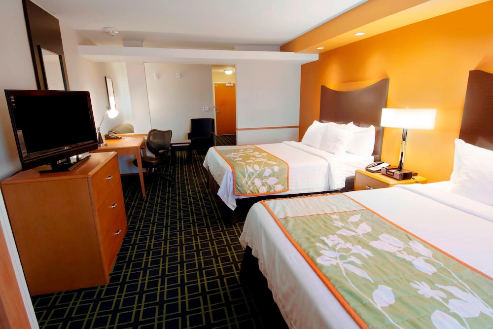 جناح بسريرين كوين مع أريكة لذوي الإعاقة