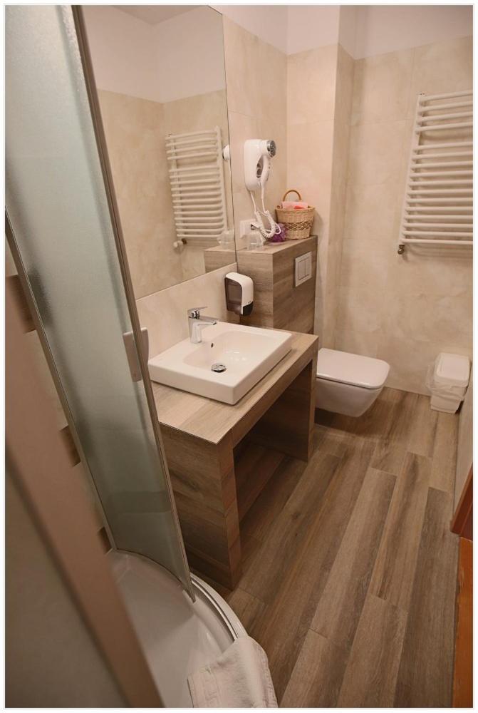 Hotel Polonez 50/50