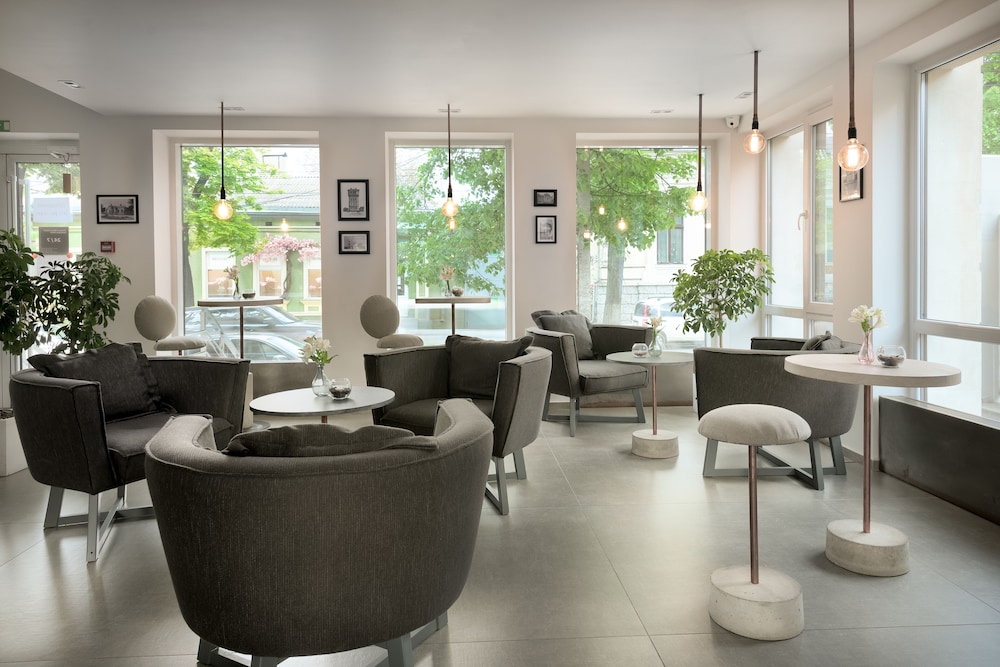 THOMAS ALBERT HOTEL 43/60