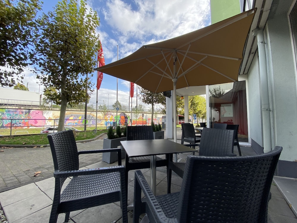 IBIS FRANKFURT MESSE WEST 39/61
