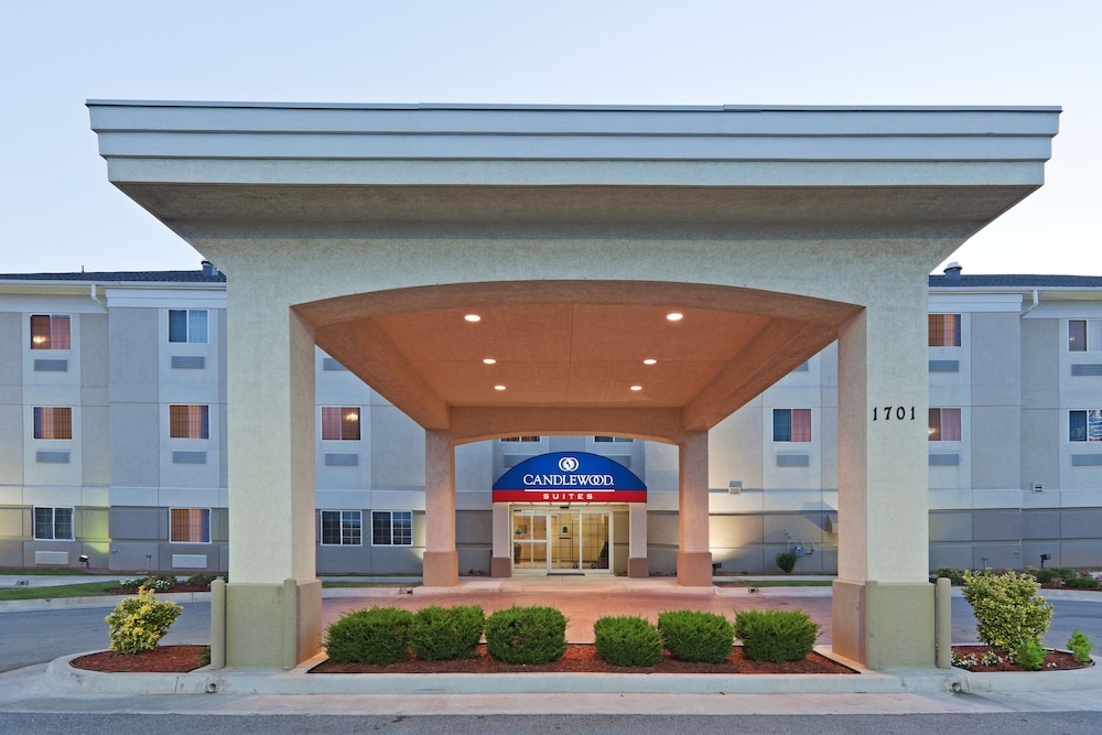 Candlewood Suites Oklahoma City-Moore 1/38