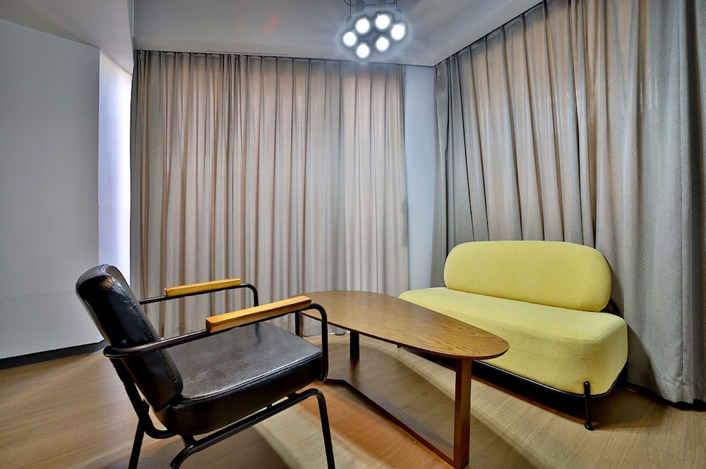 Seomyeon Hound Hotel 1St Street 40/54