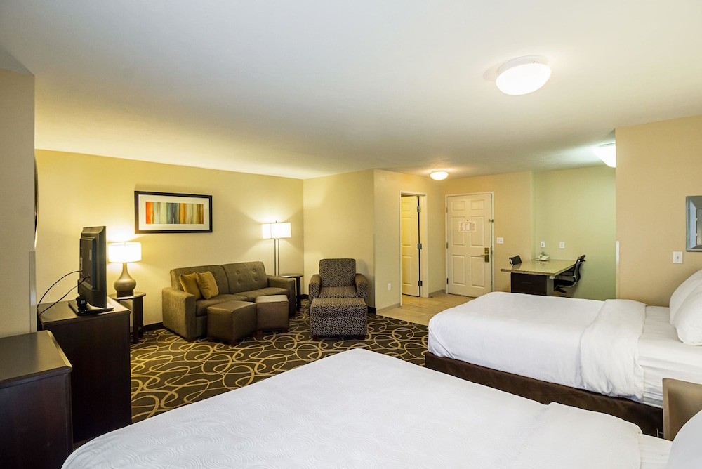 MainStay Suites Fargo - I-94 Medical Center 8/41