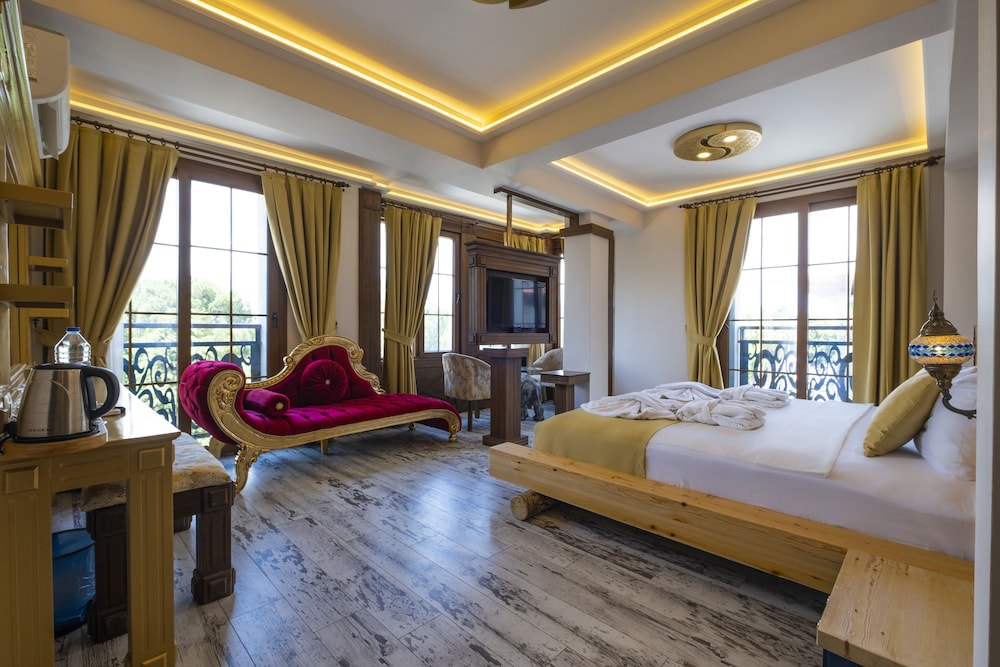 Reis Royal Hotel 10/80
