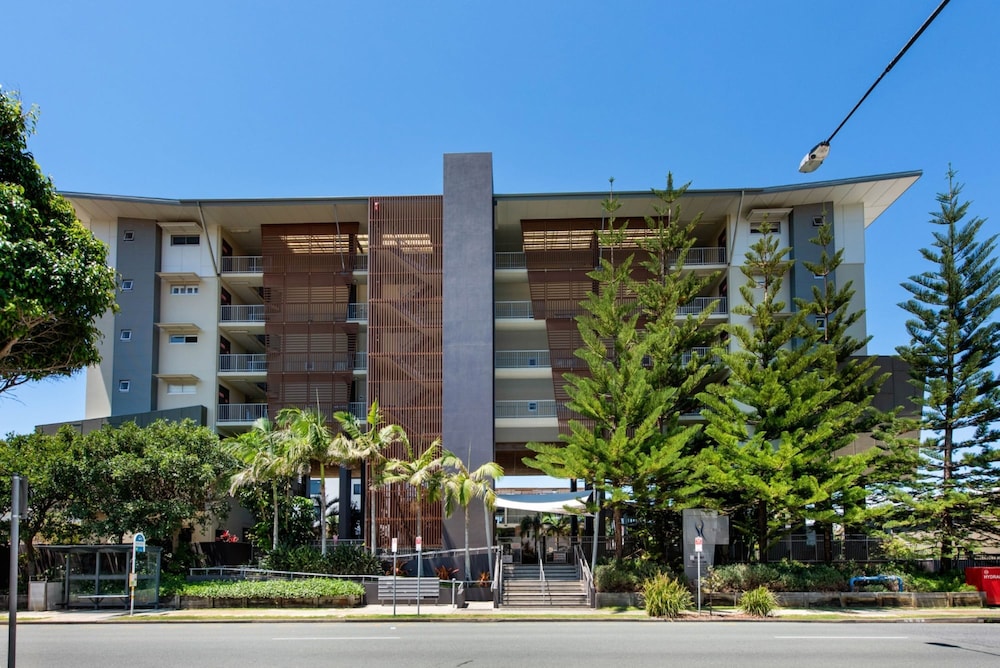 ON THE BEACH RESORT BRIBIE ISLAND 7/50