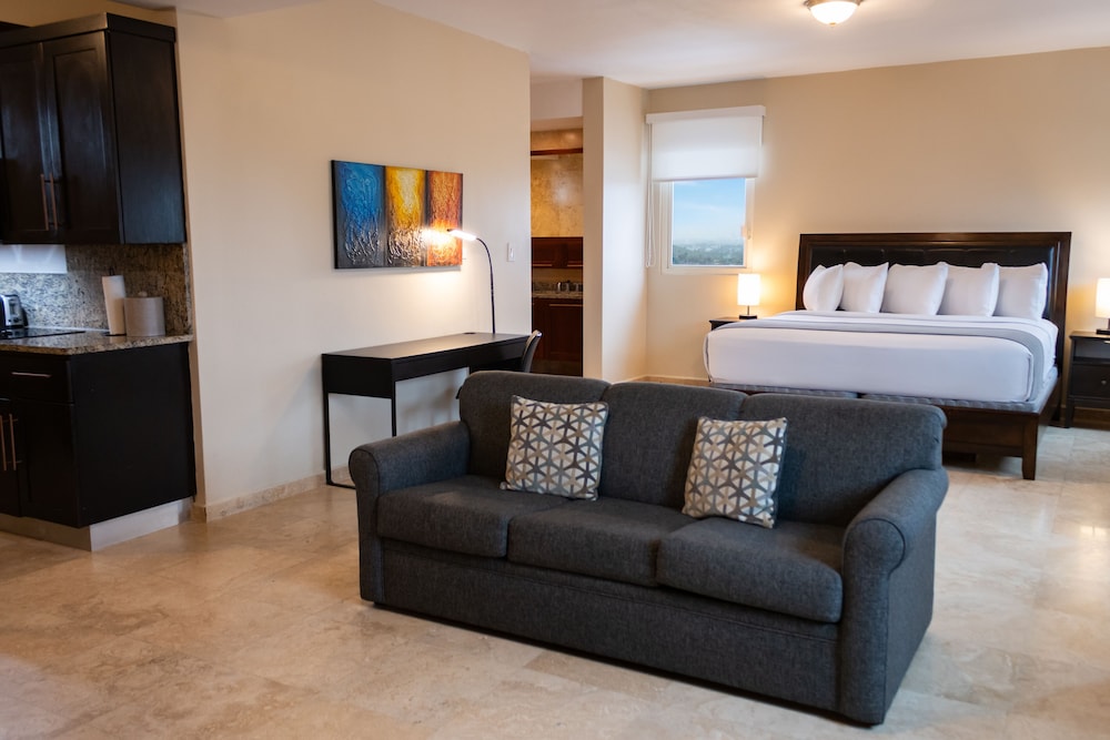 CIQALA Luxury Suites 49/75