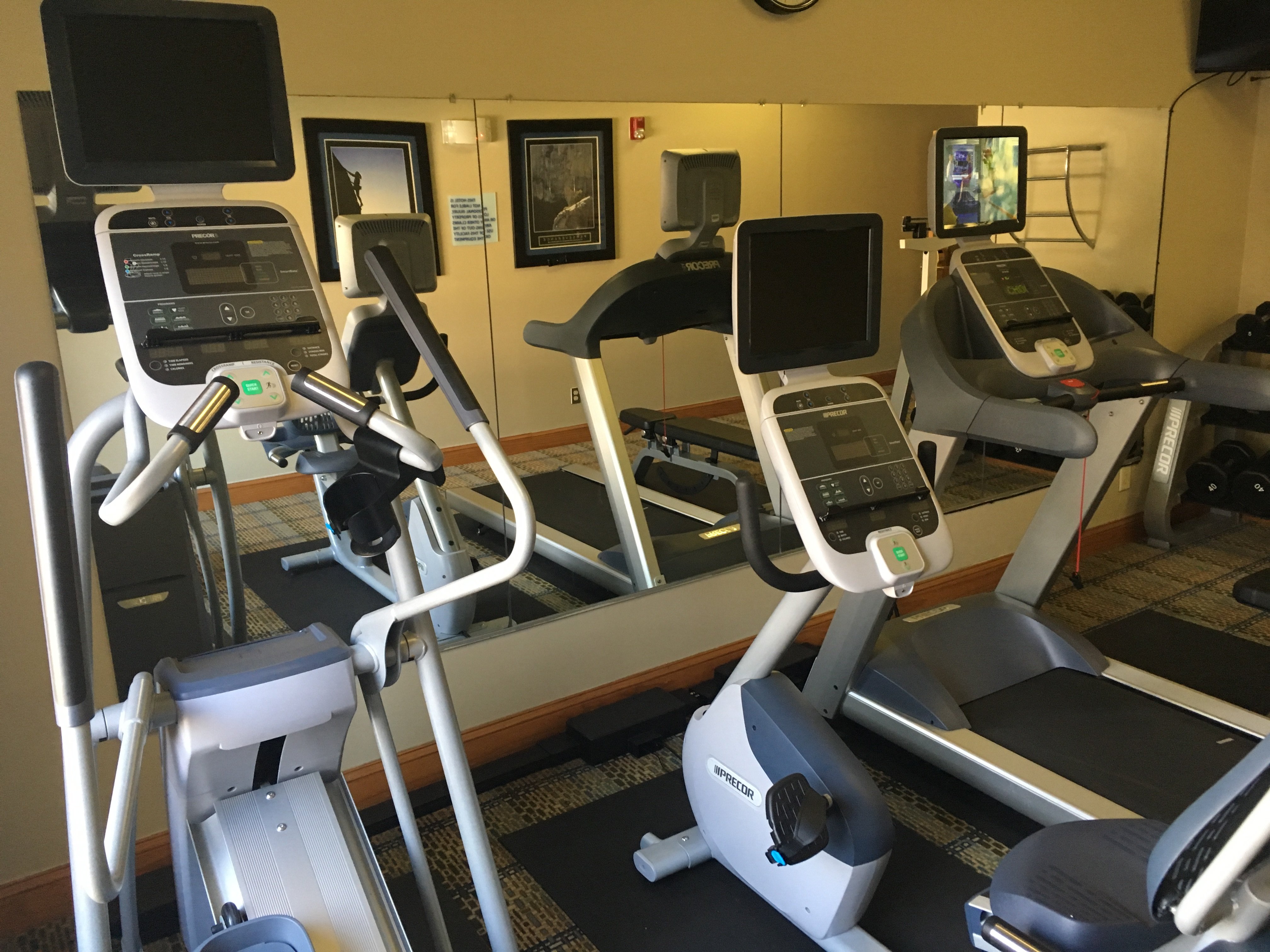 Holiday Inn Express Suites Albemarle 32/51