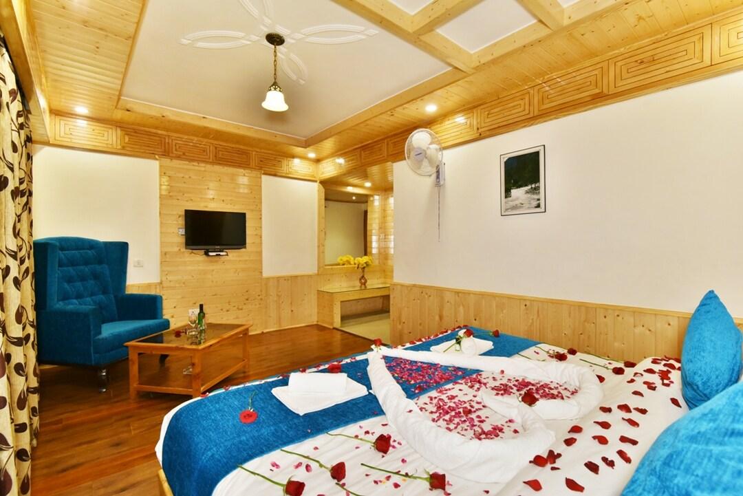 HOTEL HIMGIRI 25/50