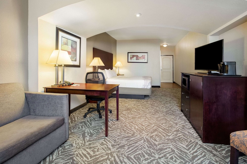 La Quinta Inn & Suites by Wyndham McKinney 35/45