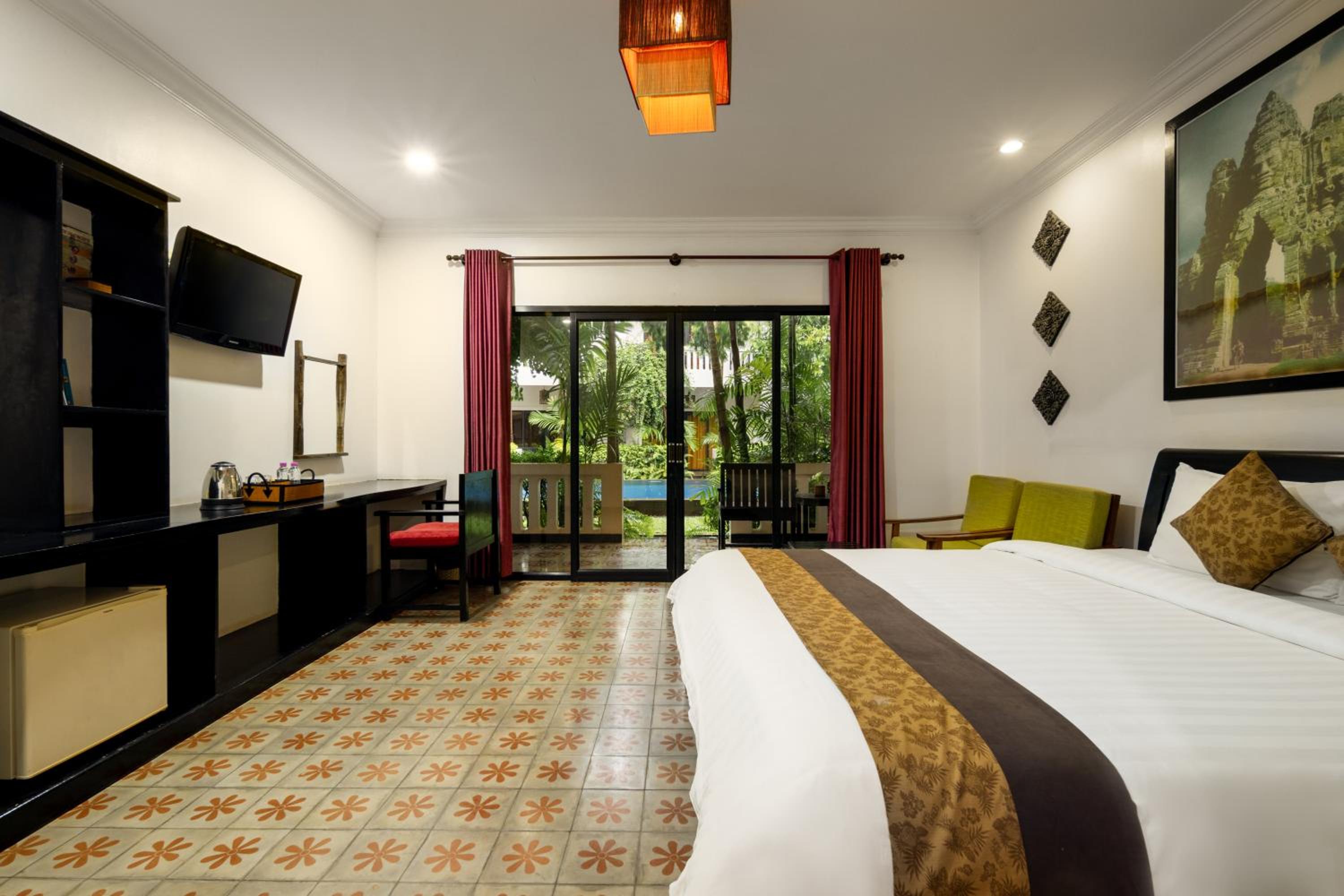 Deluxe, Double Bed, Pool View