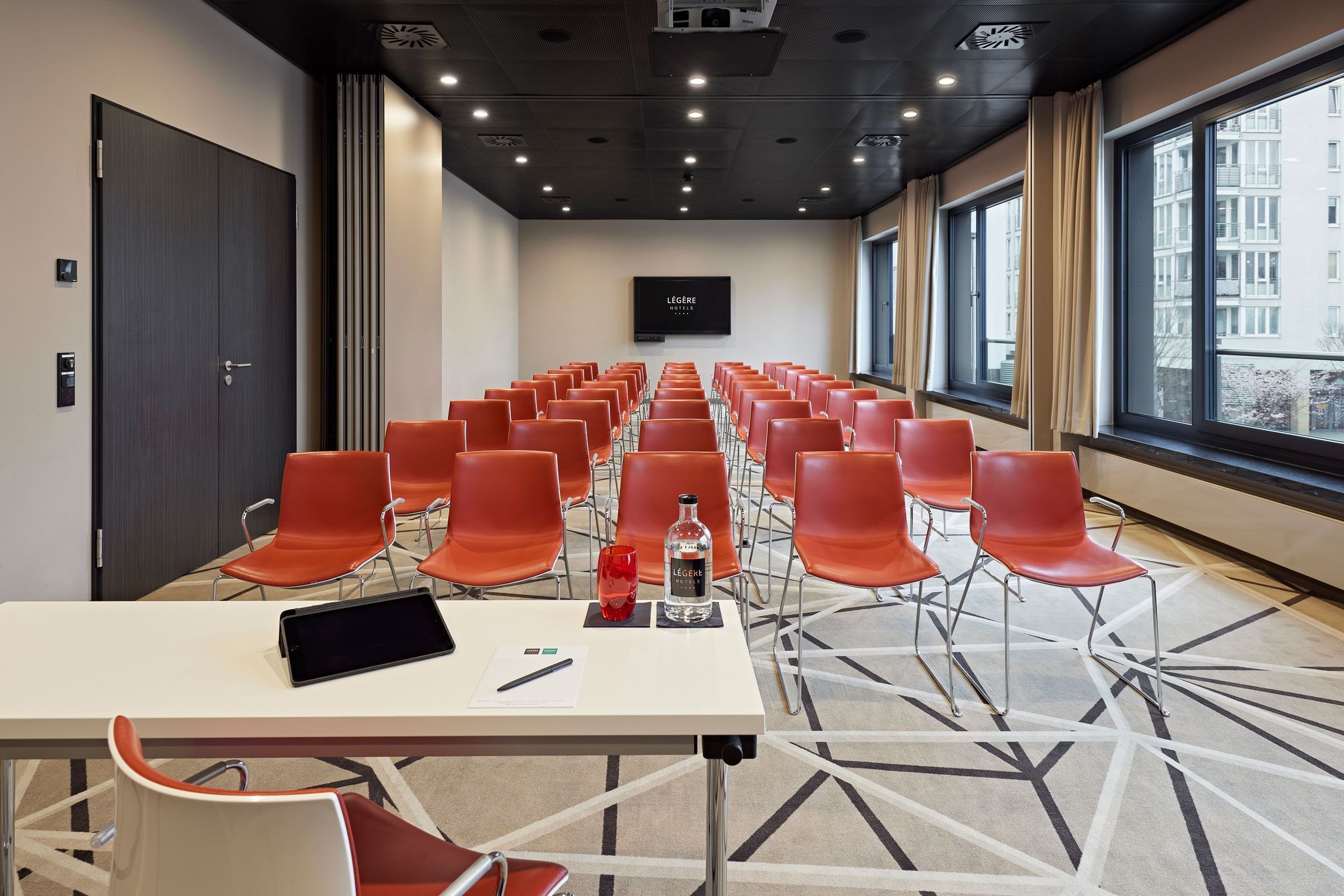 LEGERE HOTEL BIELEFELD 12/12