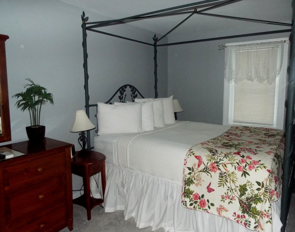 Suite, King Bed