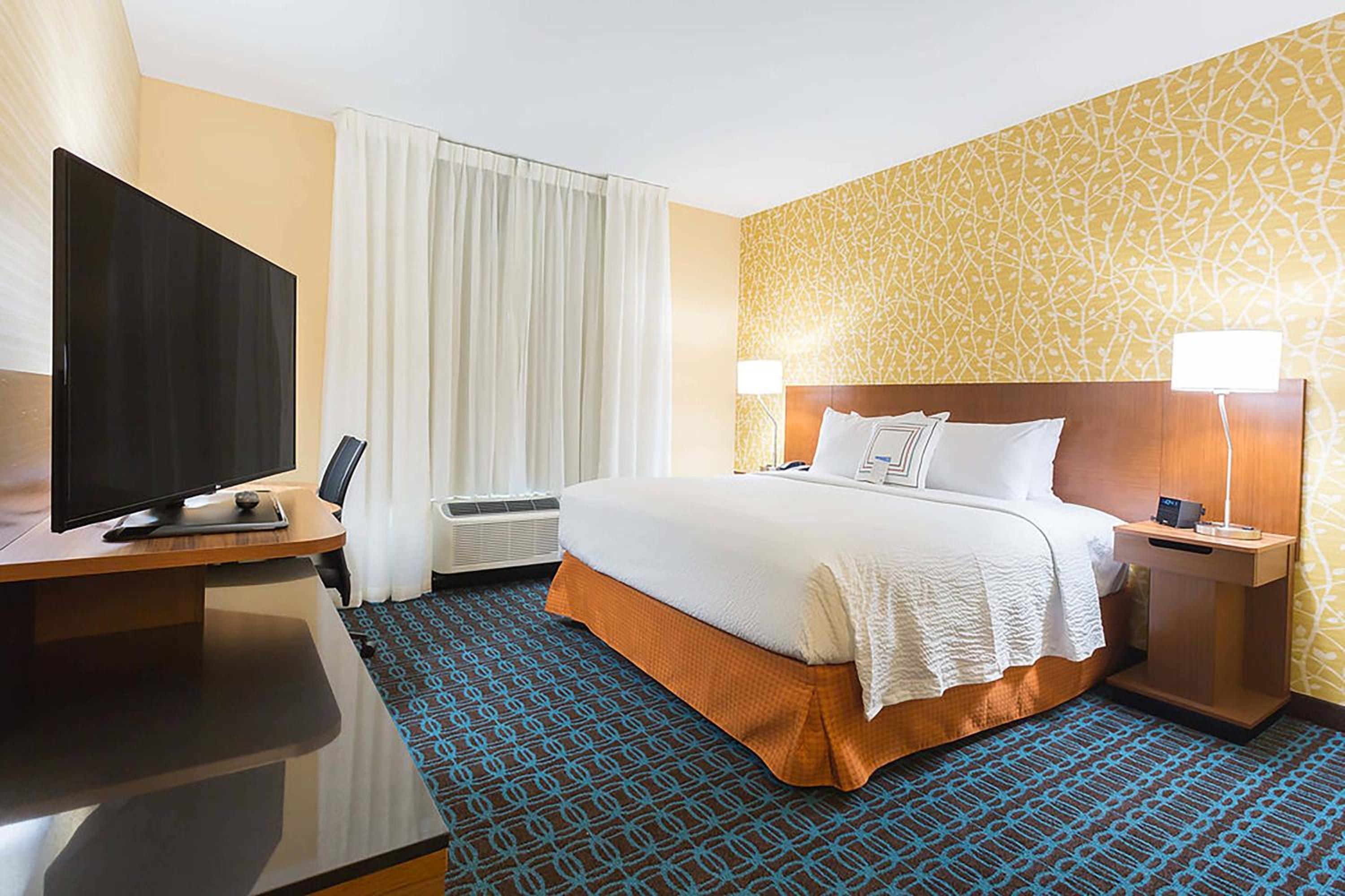 Room, King Bed, Bathtub, Accessible