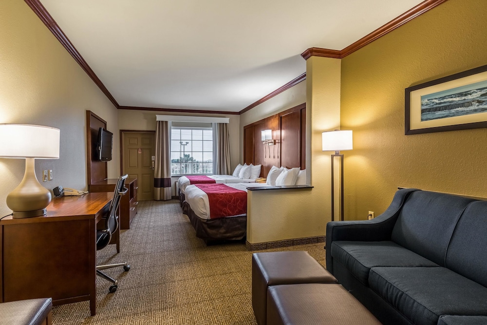 Comfort Suites Galveston Cruise Port Area - Beachside 26/44
