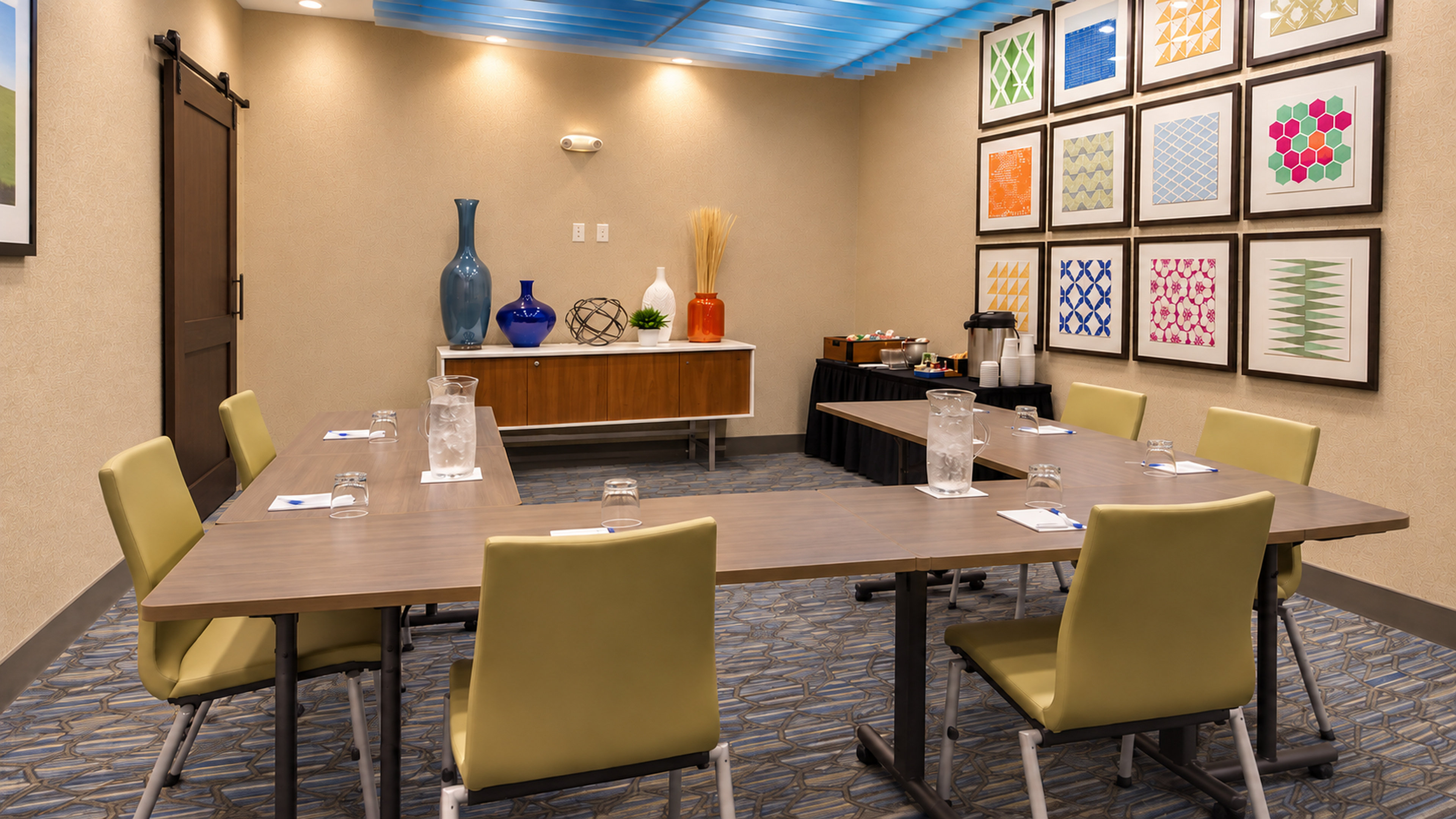 Holiday Inn Express Suites Boise Airport 48/80