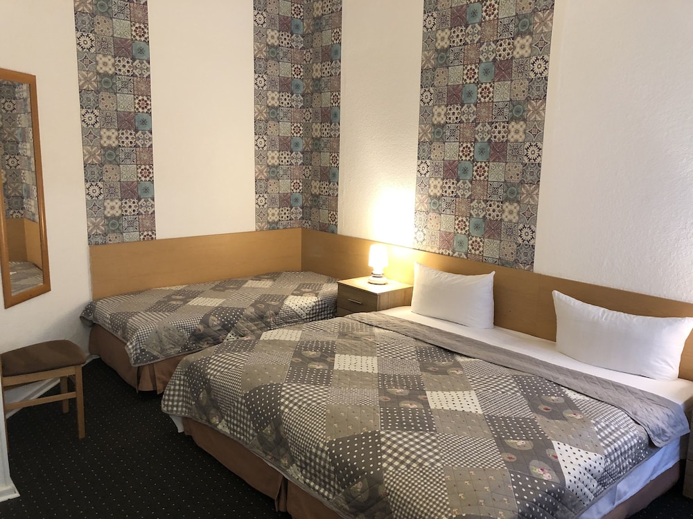 Castell Hotel 14/49