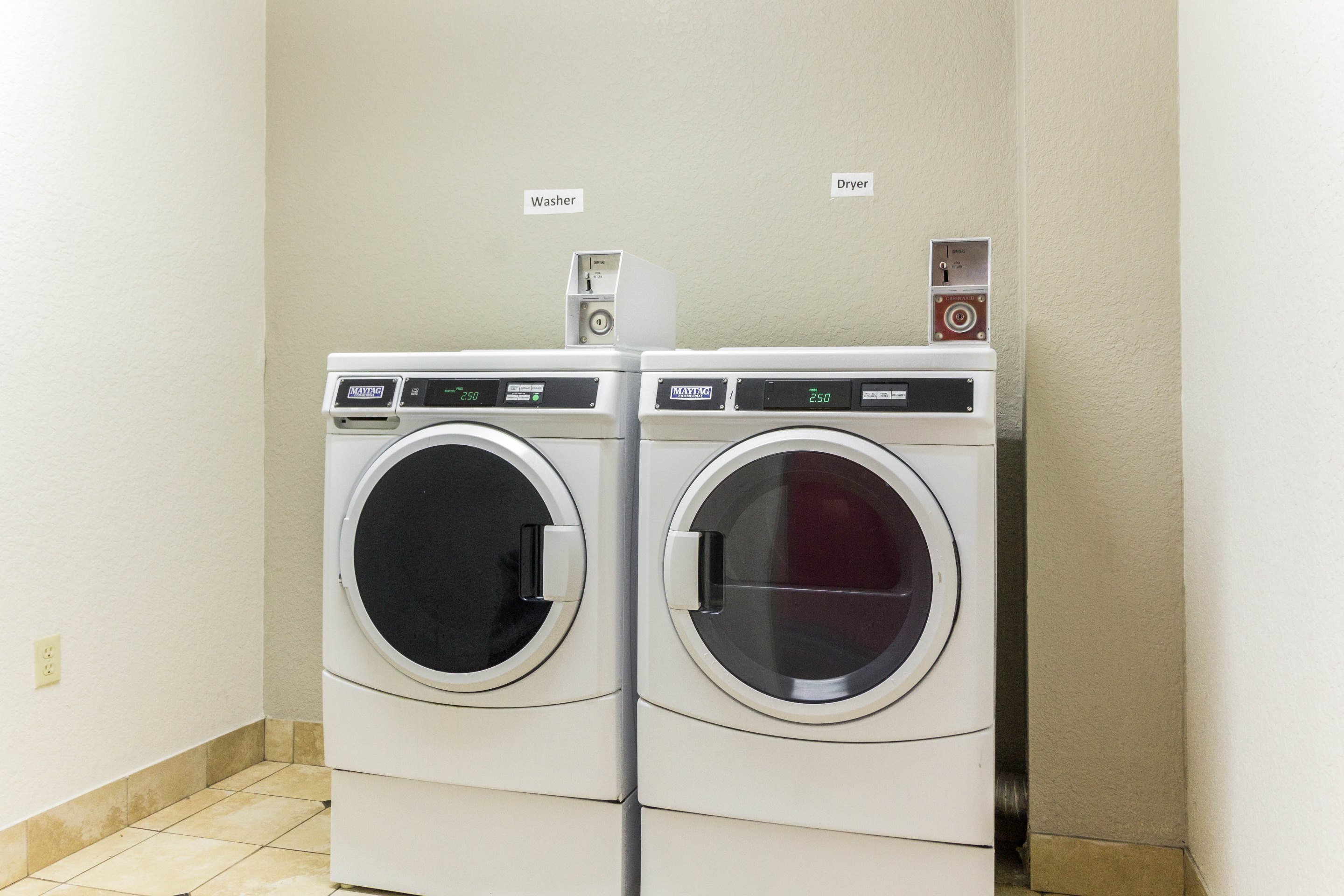Scottish Inn Suites Baytown 19/32