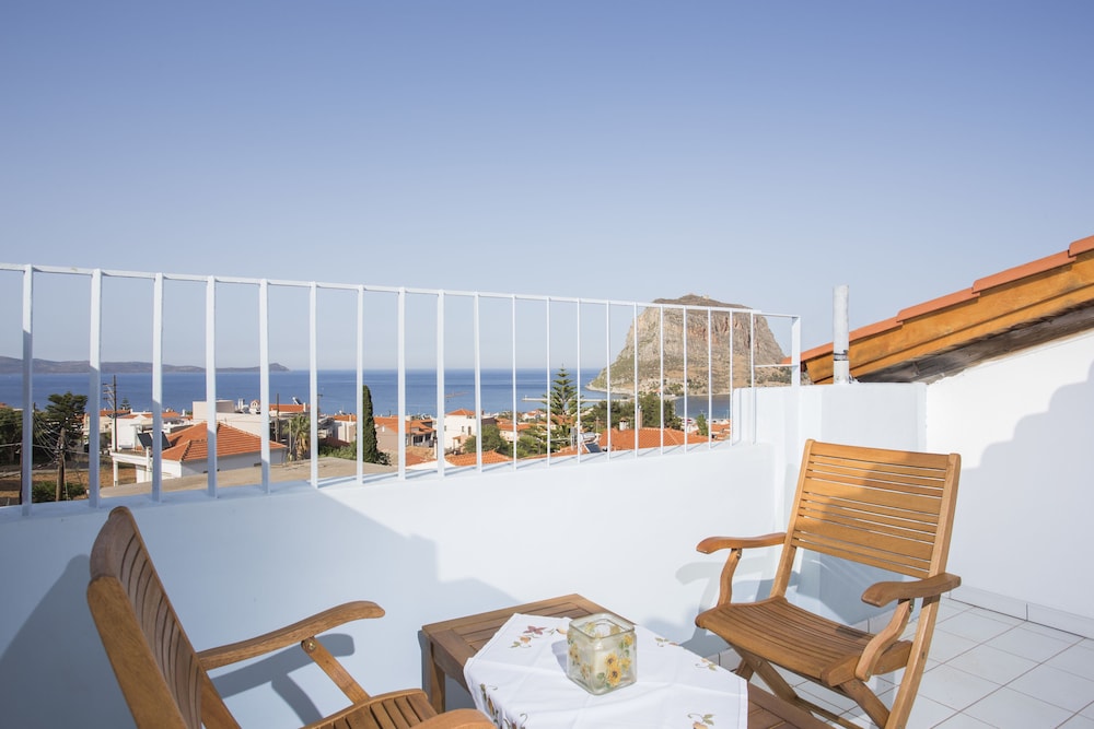 Monemvasia Green Apartments 47/60