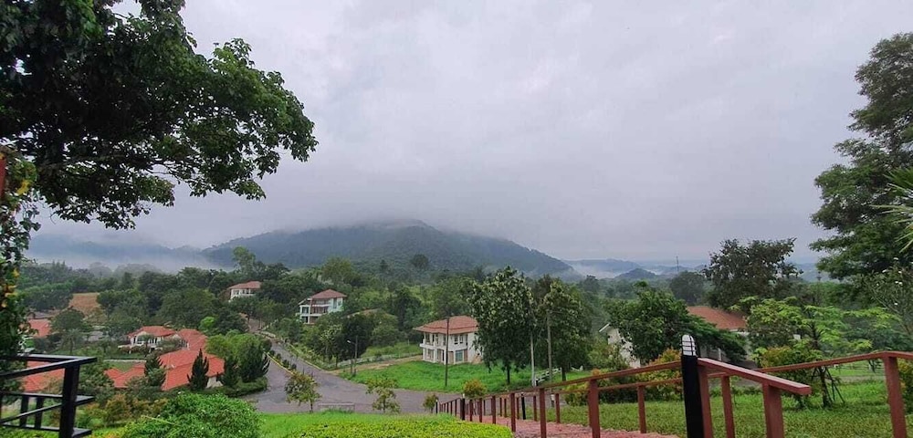 Thongsathit Hill Resort Khao Yai 52/54
