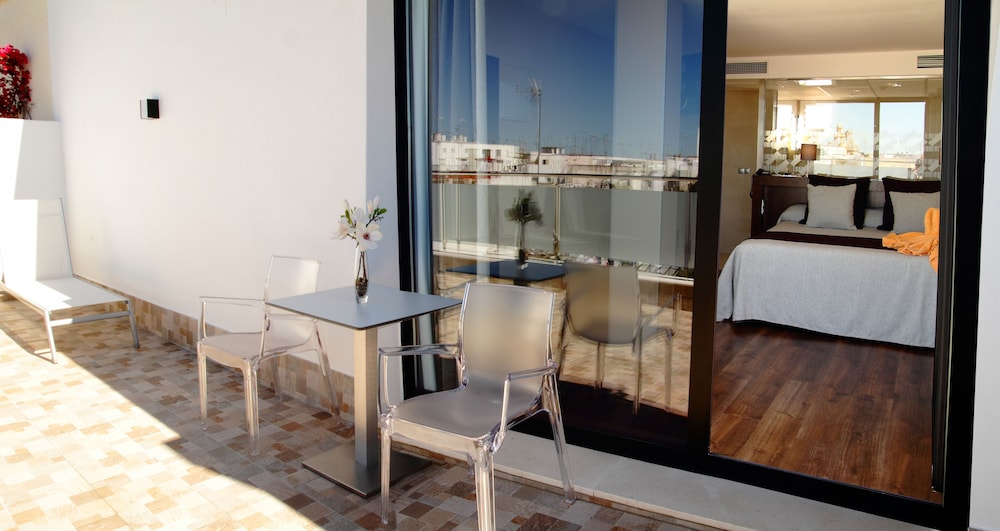 Don Paco Hotel 57/77