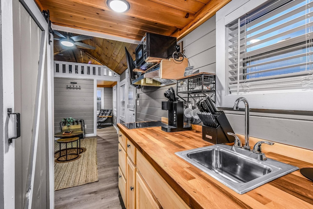 Sojourn Lodging 30/53