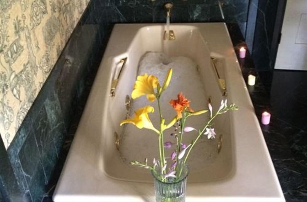 Oakcliff Bed and Breakfast 10/42