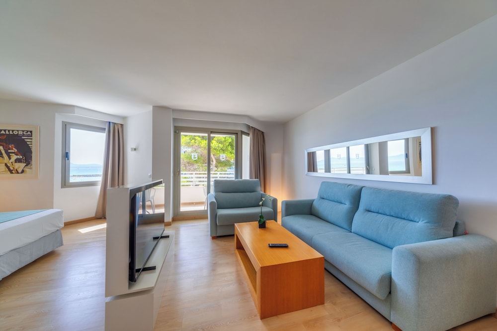Playa Esperanza Resort 62/82