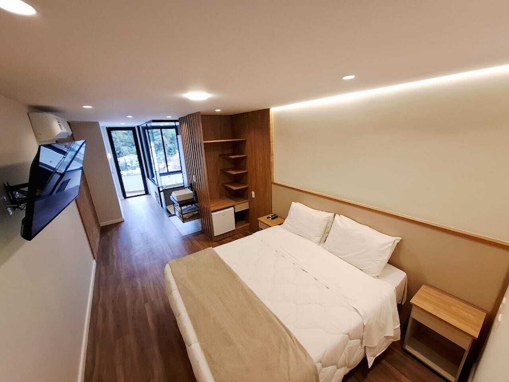 Master, Premium, Suite, Jetted Tub