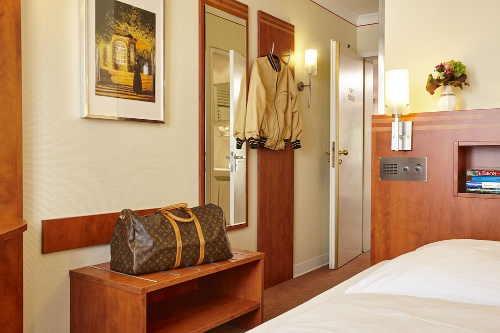 Hotel Concorde Munchen 33/49