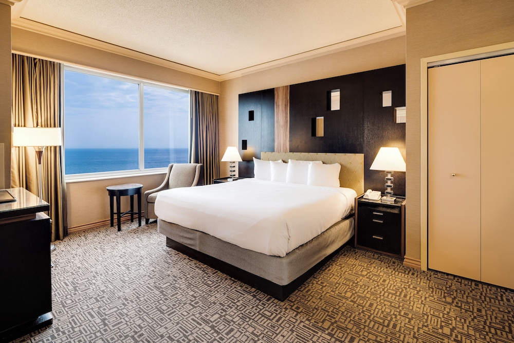 1 Bedroom, Suite, King Bed, Ocean View, High Floor, Showboat Atlantic City 6/10