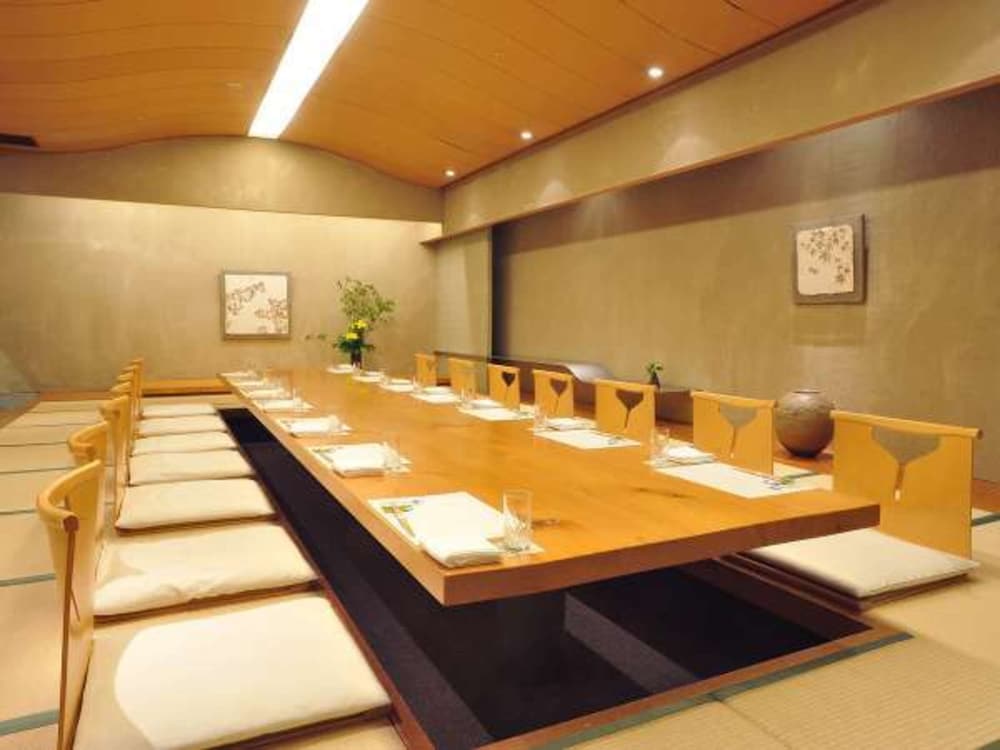 Fukuyama New Castle Hotel 27/50