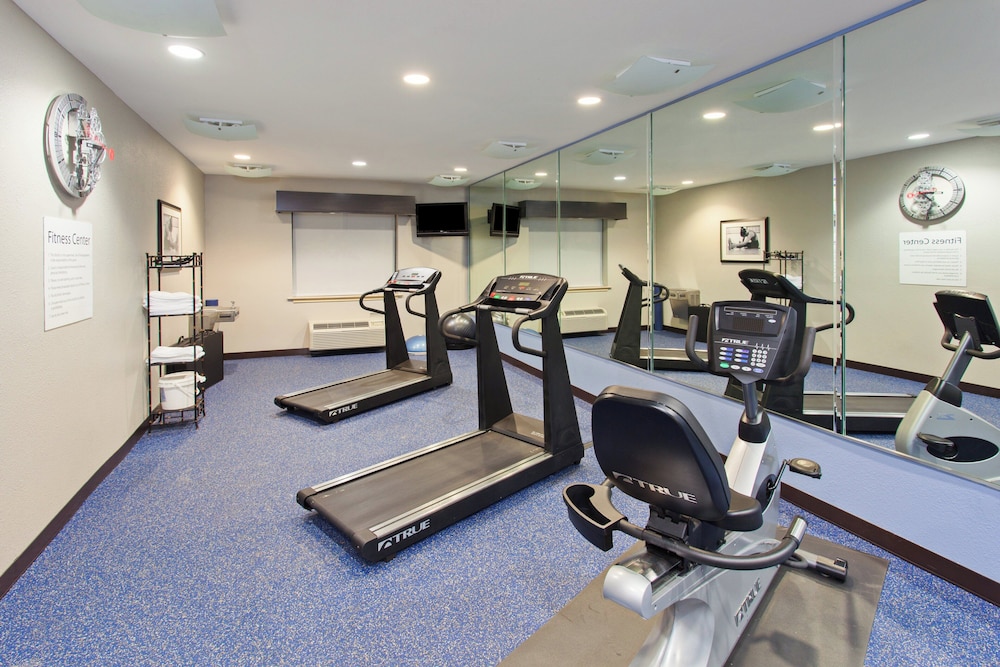 Holiday Inn Express Hotel & Suites Wharton 30/50