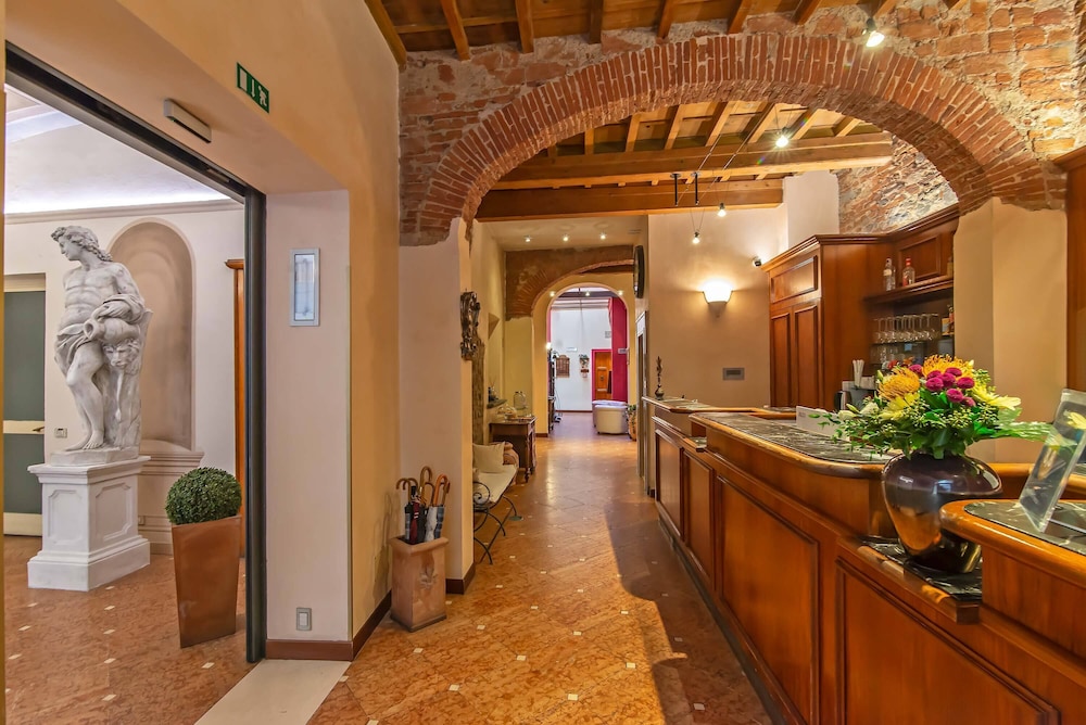 Hotel Porta Faenza 15/87