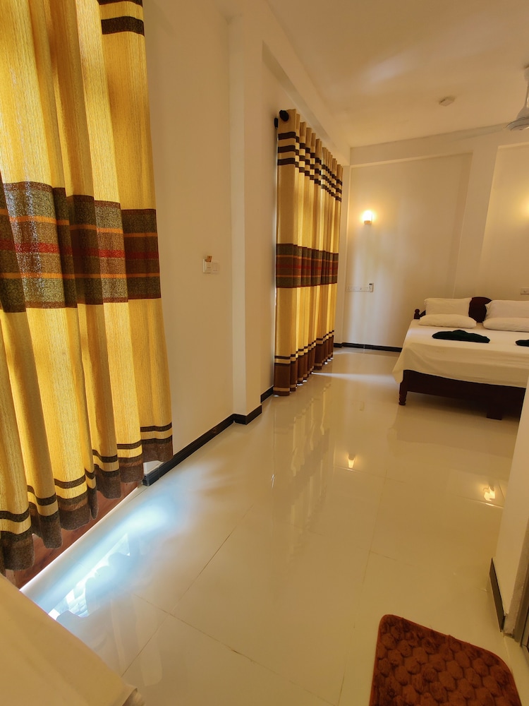 Randi Guest House - Mirissa Beach 24/51