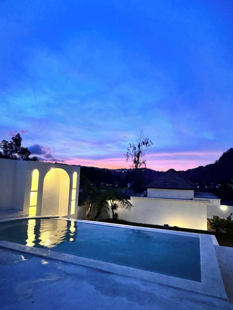 Volcano Side Bali by ZUZU 24/73