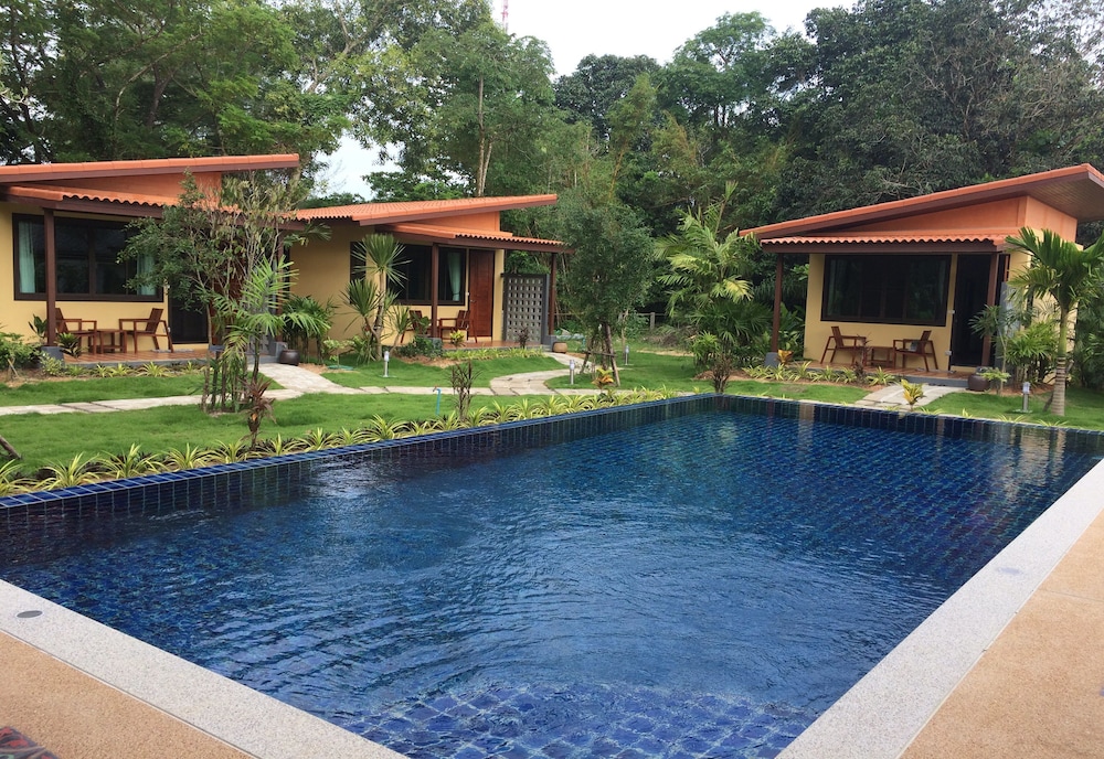 At Bangsak Resort 25/32
