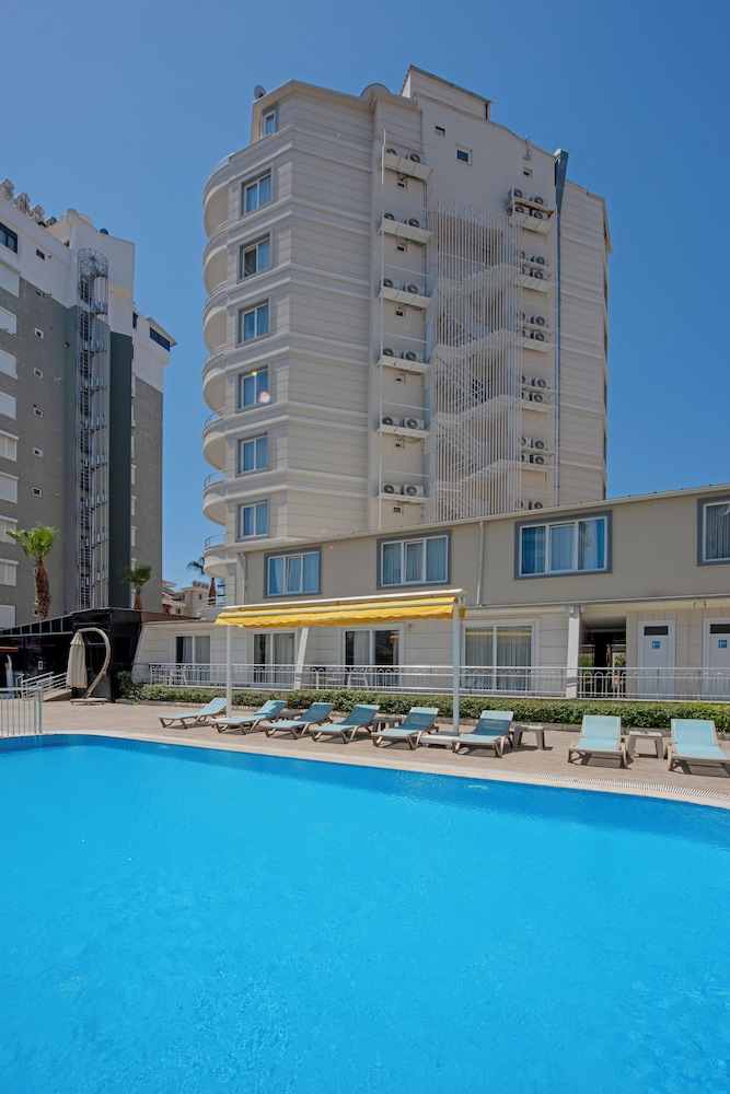 CITRUS PARK HOTEL 3/56