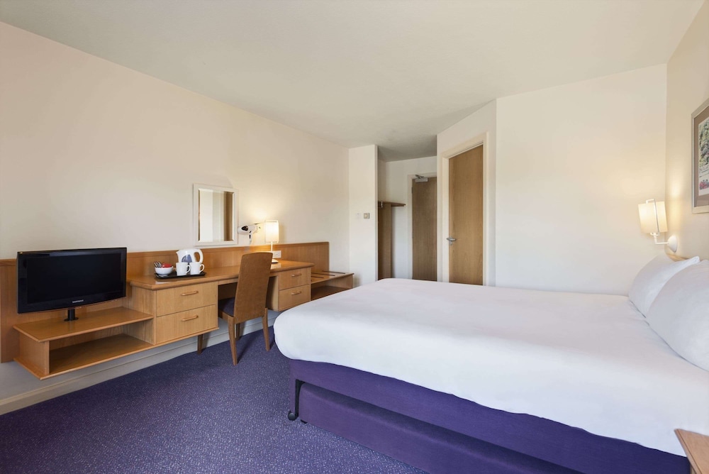 Days Inn by Wyndham Lockerbie Annandale Water 2/24
