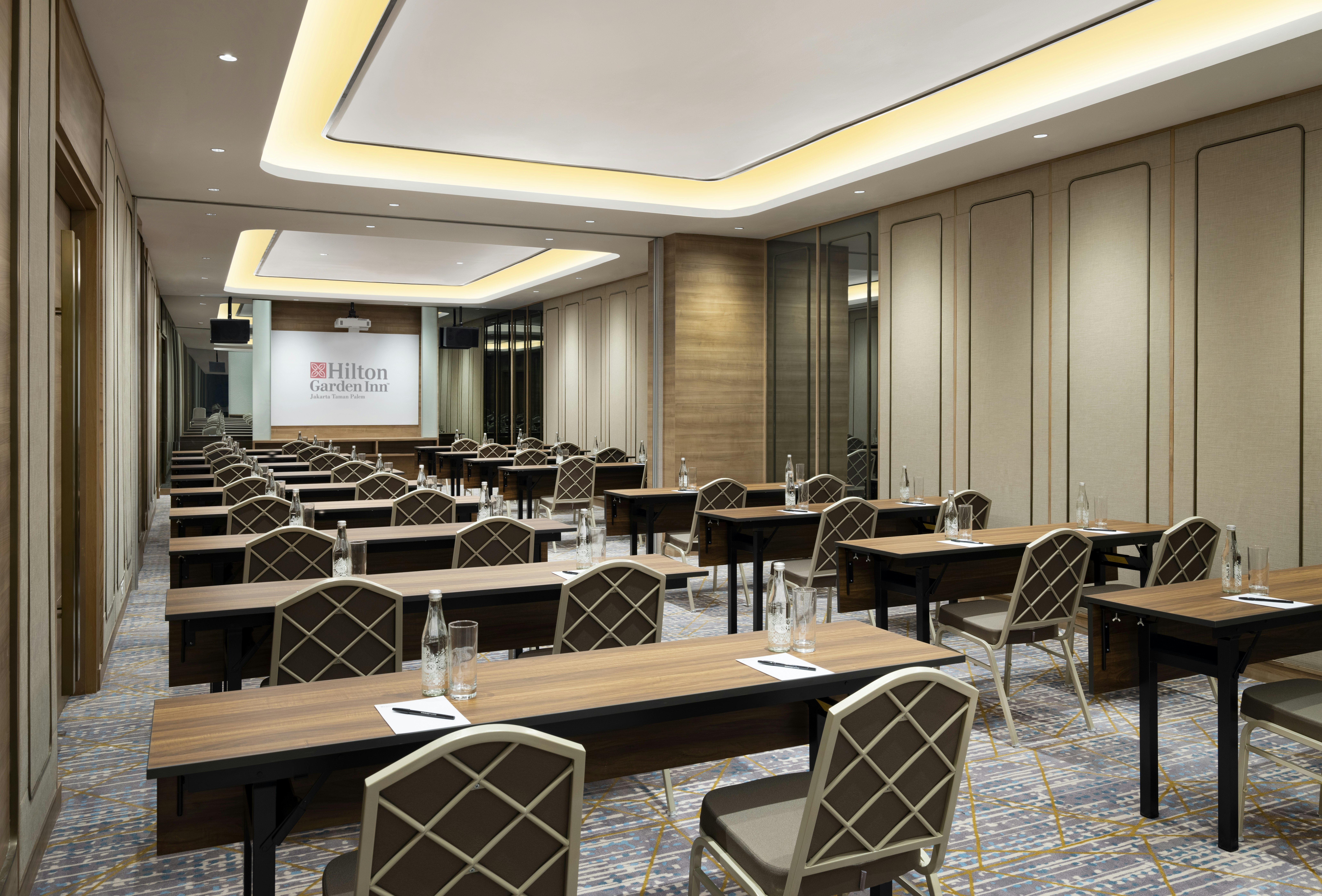 Hilton Garden Inn Jakarta Taman Palem 55/63