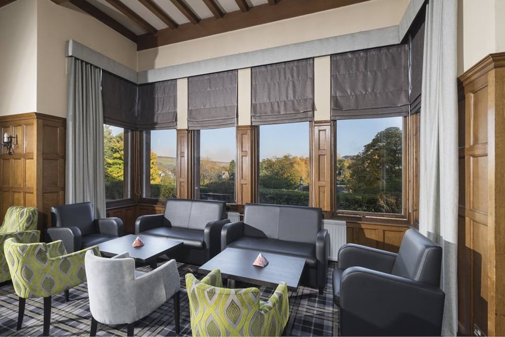 Caledonian Hotel 22/42