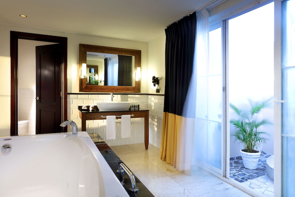 Grand Palladium Lady Hamilton Resort and Spa 8/42