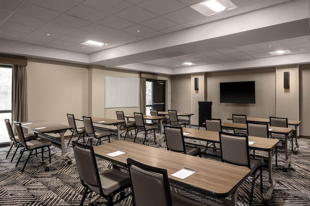 Hyatt Place Detroit/Utica 53/63